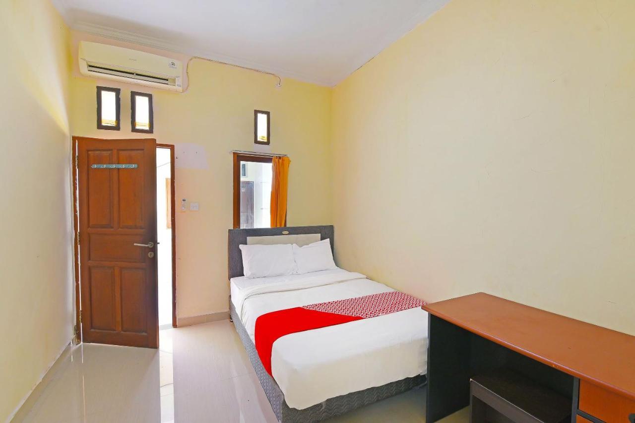 Oyo 91445 Sandat Guest House Denpasar Exterior foto
