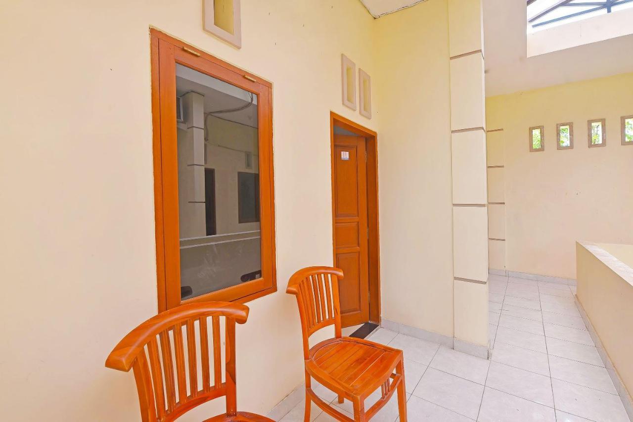 Oyo 91445 Sandat Guest House Denpasar Exterior foto