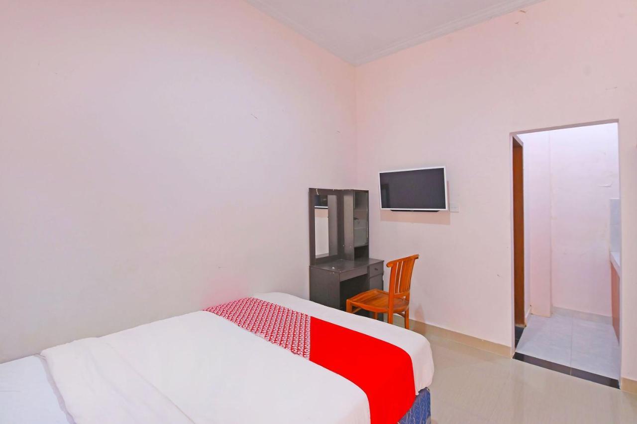Oyo 91445 Sandat Guest House Denpasar Exterior foto